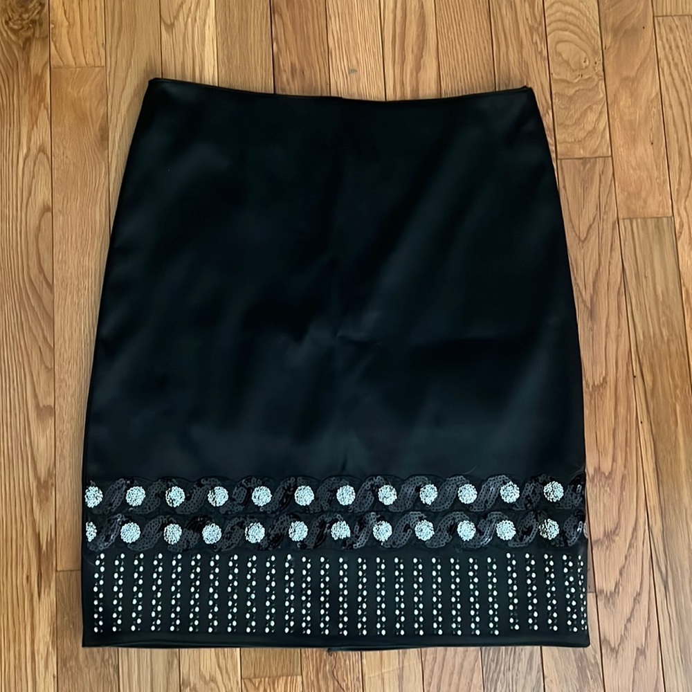 Womens skirt european size 42 ankara never worn brand new. Gorgeous embroidery